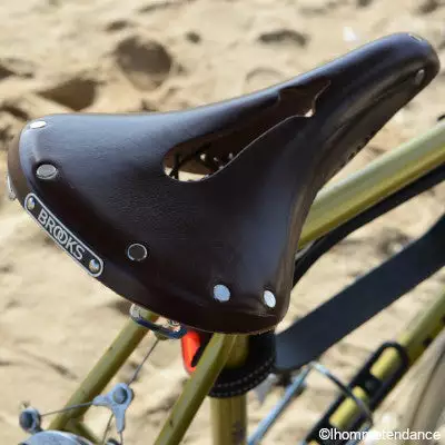 Selle Vélo Cuir Brooks B17 Carved Brun Pour Homme 5 Selle Vélo Cuir Brooks B17 Carved Brun Pour Homme – Image 5